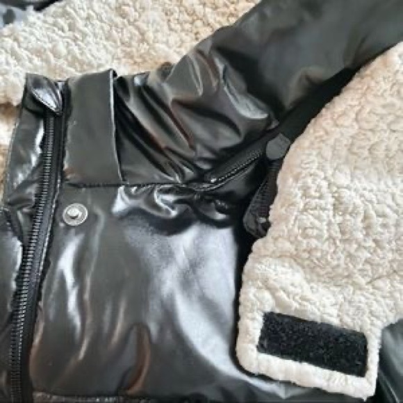 American Eagle Aerie Black Glossy Sherpa Lined Puffer Jacket NWT, Size M - Picture 8 of 11